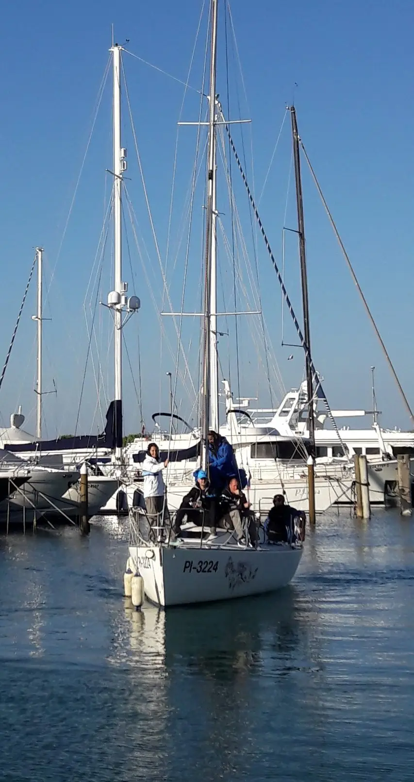 Read more about the article The Active Role of the Skipper and Crew During the Docking Process