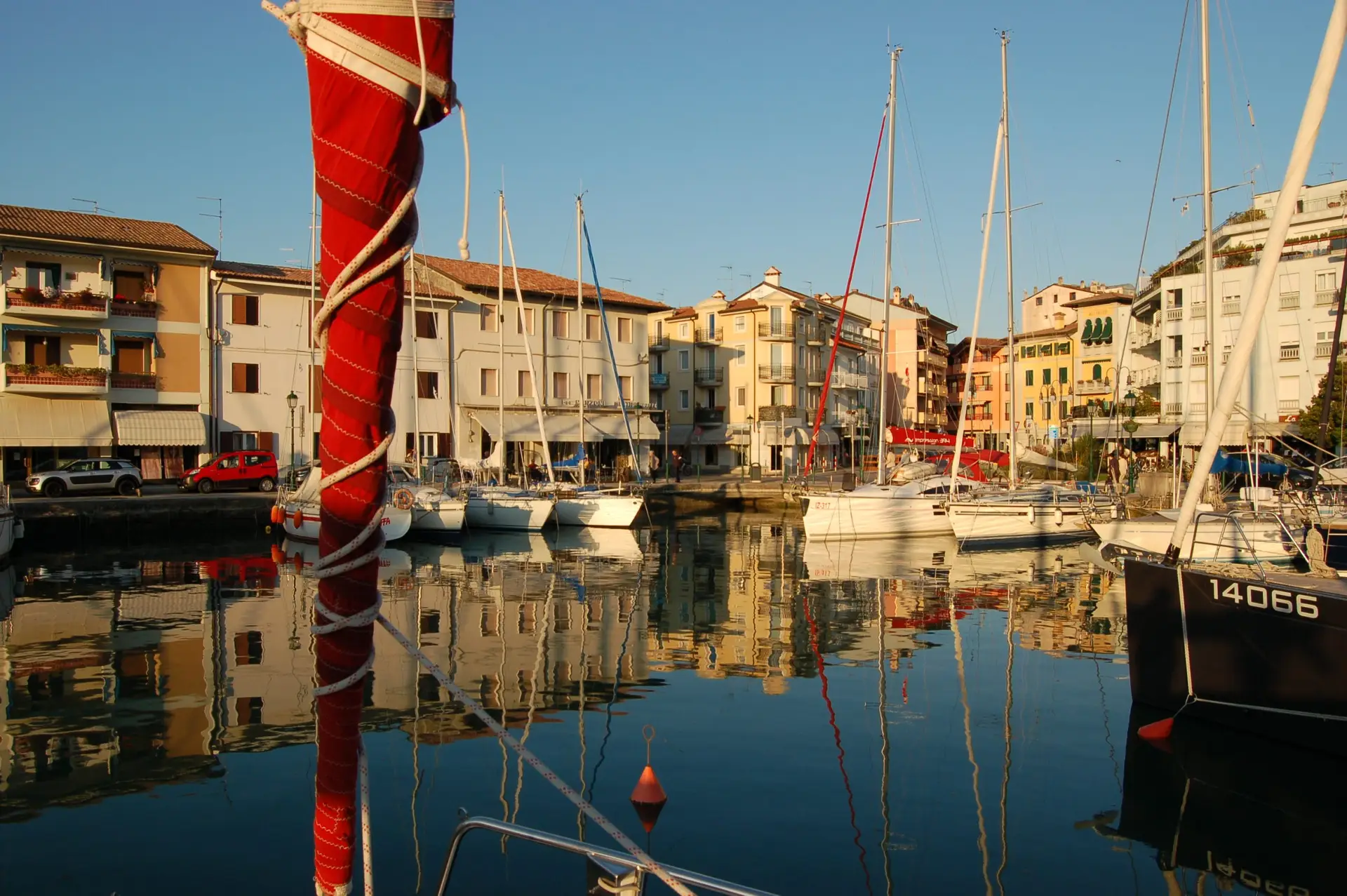 Read more about the article How to Avoid Collisions During Maneuvering in Marinas